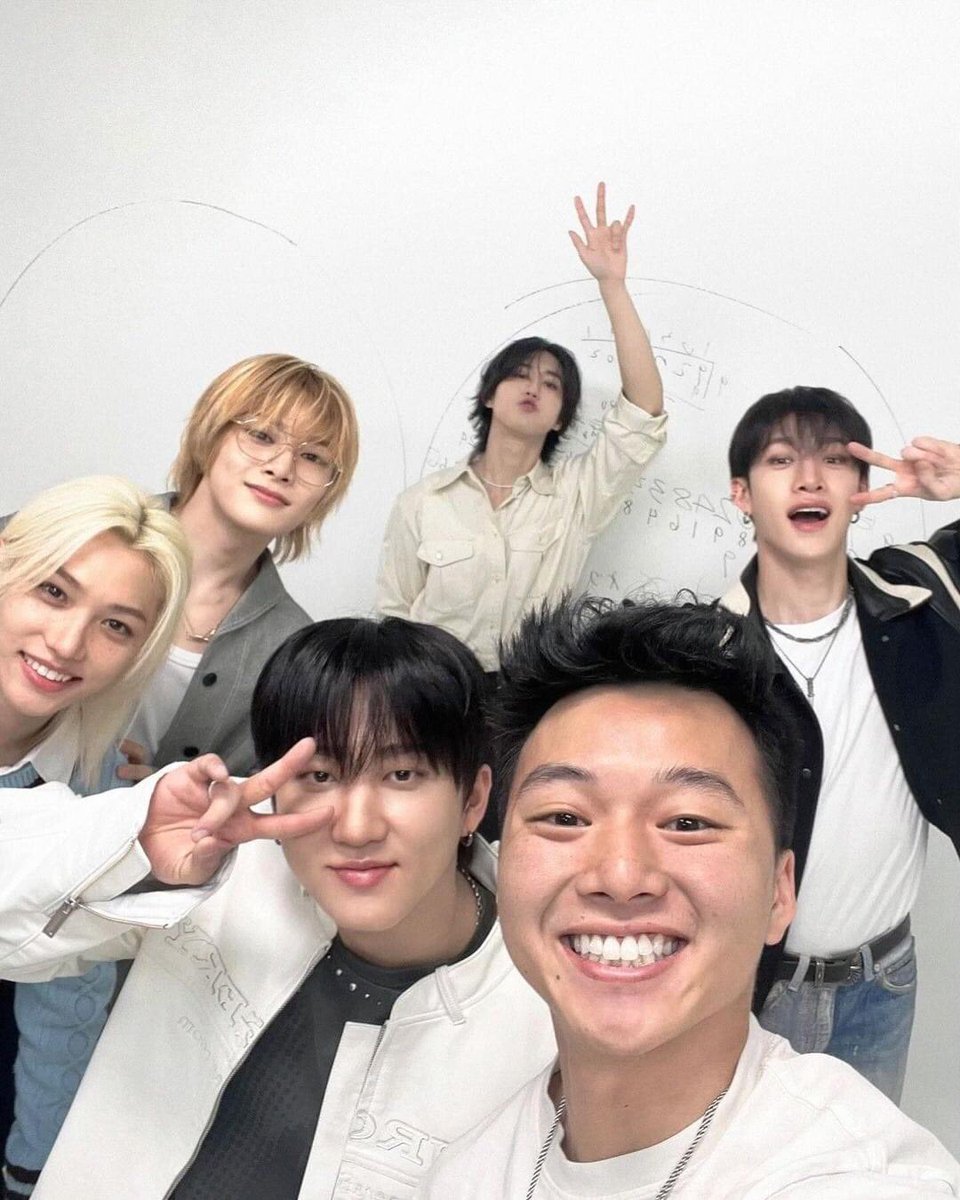 StrayKids' #BangChan, #Changbin, #HAN, #Felix & #I_N at the
