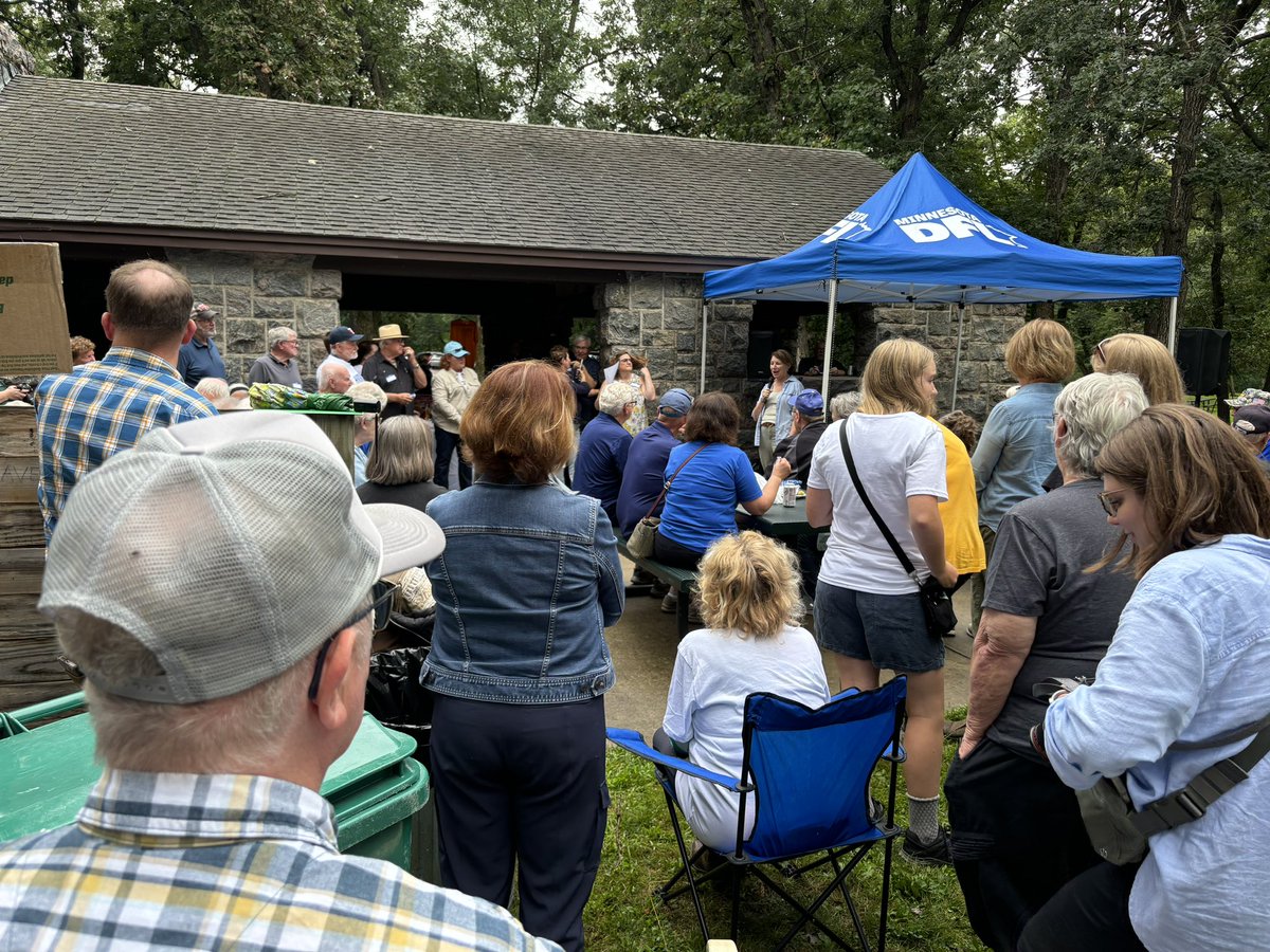 emmagreenman's tweet image. In Minnesota we know that team work makes the dream work 🤜💙🤛
It was wonderful to be with our Senate District 15 House DFL candidates Anthony Studemann (15A) and Tom Kuster (15B) and so many @minnesotadfl friends at the SD 15 Corn Feed. Great turnout and enthusiasm!