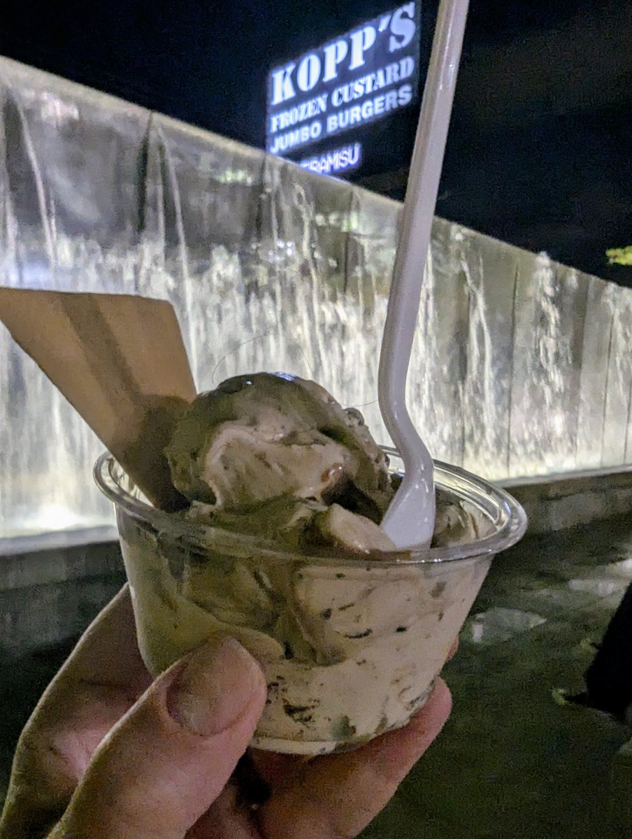 Mel Buellesbach tweet media