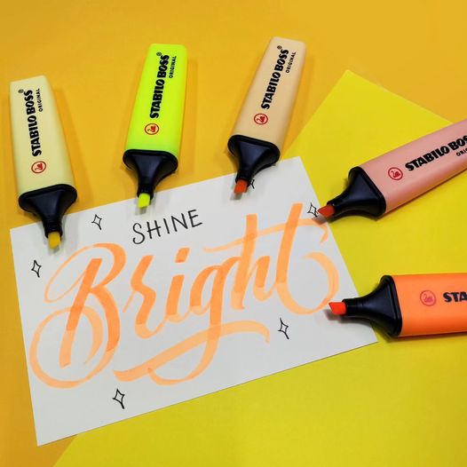 STABILOPH's tweet photo. Shine Bright 🧡💛💚
.
.
.
Shop now:
🛒Lazada & Shopee (link in bio)
#stabilo #stabiloph #stabiloboss #stabilobossoriginal #boss #bossoriginal #august #yellow #lettering #art https://t.co/msZr9ByN31