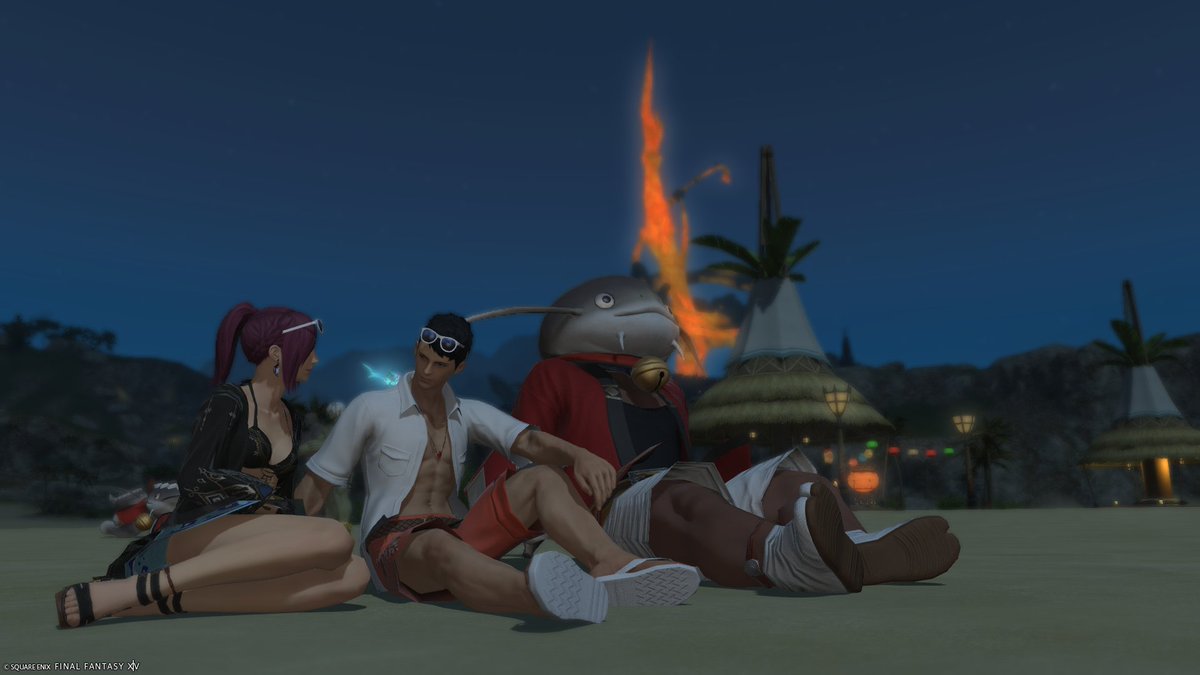 PinkBellFruit's tweet photo. Romantic time at the beach....just me, Rey and a Big Namazu 😂😂😂🐠🐟🐠🐟🐠 https://t.co/iyDrQhjlk9