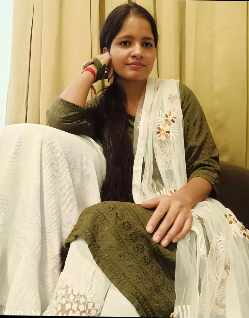 jayakumari92's tweet photo. कभी अकेले चलने का मन हो तो डरना नहीं जनाब, क्योंकि... समस्या, शमशान, शिखर और सिंहासन पर..इंसान अकेला ही होता है..! https://t.co/rlGiAfux2c