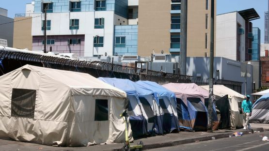 California Gov. Newsom Clears Los Angeles Homeless Encampment After Signing State Directive
Details: circledseven.com/index.php/poli…