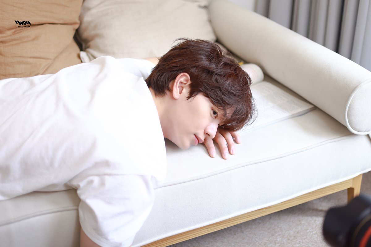 YookSJ_official's tweet photo. [포스트]
육성재 2024 1st FAN MEETING <육성재 개인전 : Look closely(1995作)> MD 촬영 비하인드

🔗https://t.co/2lkHuhvLKz

#육성재 #YOOKSUNGJAE
#EXHIBITION #Look_Closely https://t.co/s3gz6iYvcg