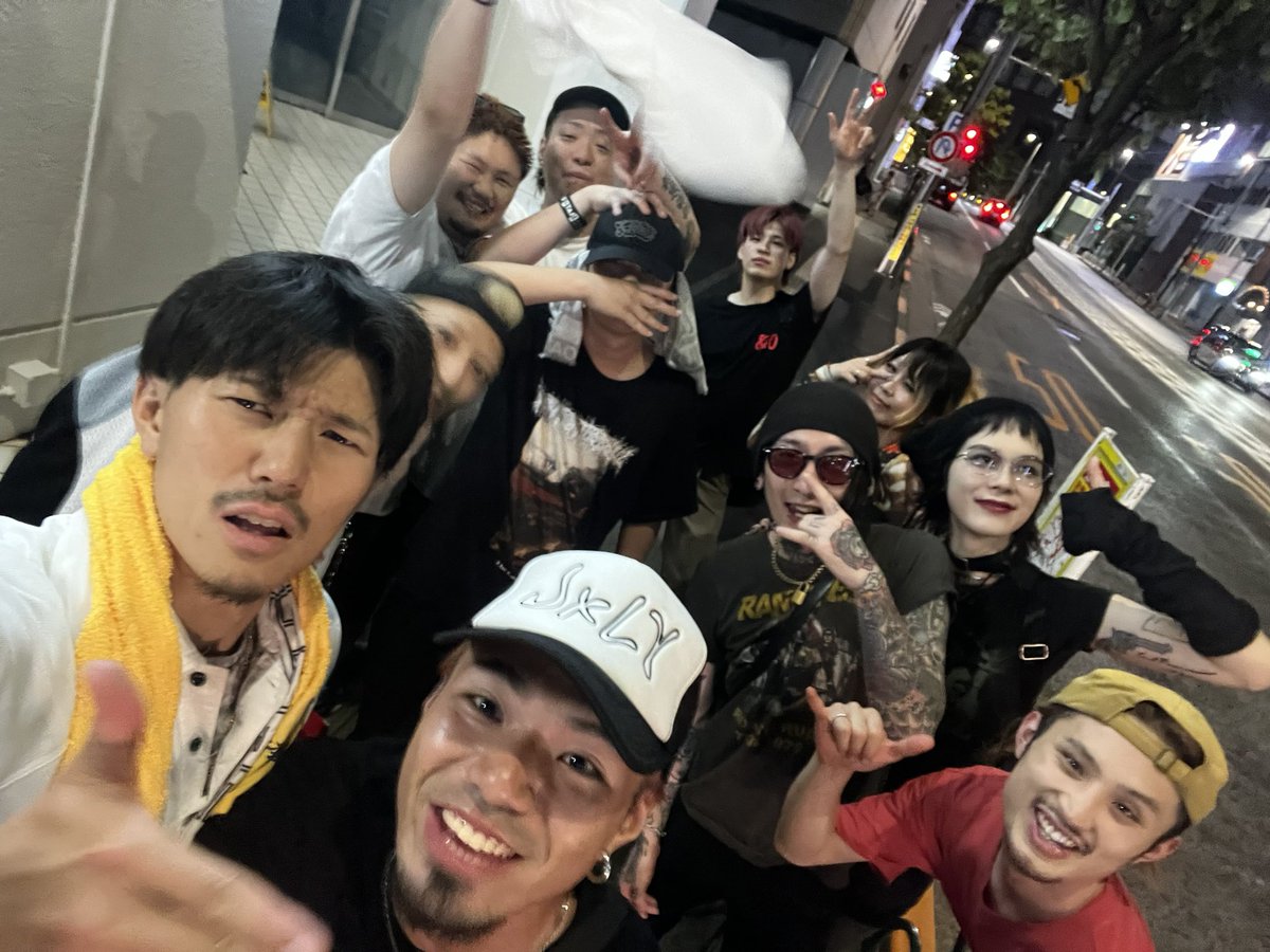 昨日ガチありがとうございました！！！！
俺たちの新年が明けました👊🏼👊🏼👊🏼
#8/8
#ヱヰ十の日