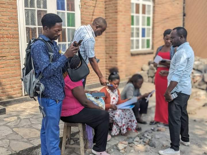 GetUpInternati1's tweet photo. #FormerPourTransformer: Les boursiers du programme #WEZESHA filière de la #CollecteMobileDesDonnées ont prouver de leurs savoir faire sur terrain après une formation approfondie au sein de ce Programme.

Les détailles 👇
https://t.co/2JXtzbtH0e

@AFD_France @UNFPARDC https://t.co/e8dJIx5fs6