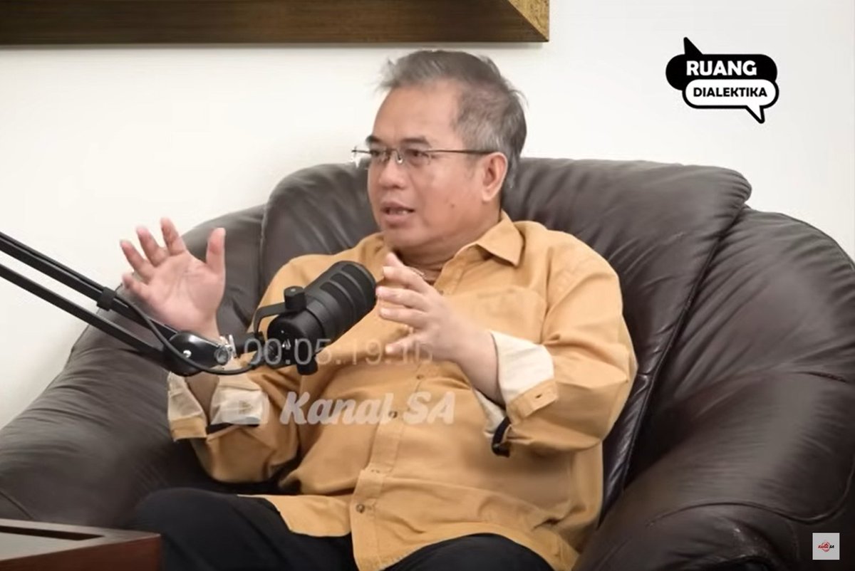 CakNur_Society's tweet photo. Apa kaitan korupsi & kemerdekaan? Kang Yudi mengulas topik ini dgn sangat baik di Kanal SA. Ketika mental kita terkorupsi, ada kehancuran sistem nilai dlm diri.
Simak di: https://t.co/Xzqc0Zvqz5
#merdeka #indonesia #korupsi #yudilatif #mental #corruptedmind #cintatanahair https://t.co/ttIFJsjIRq