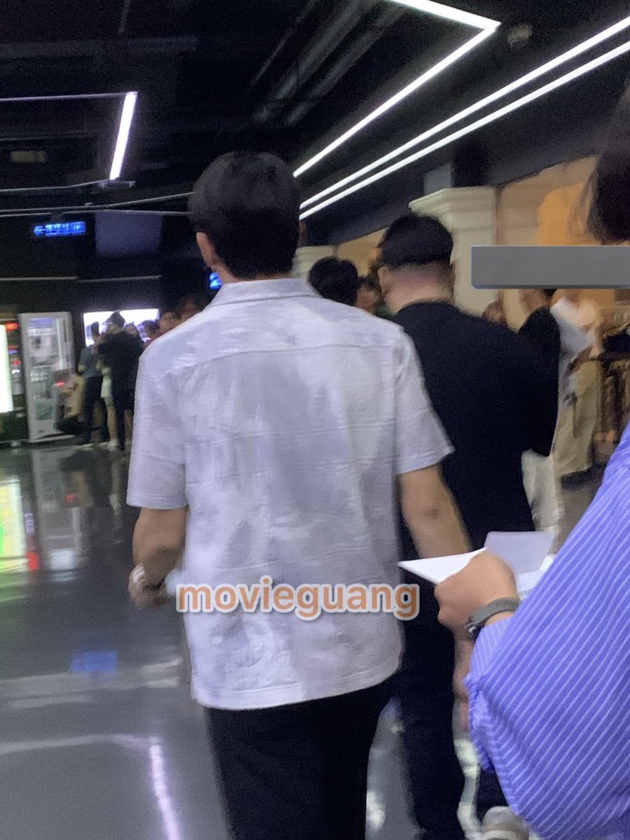 어깨 뭐지 진짜