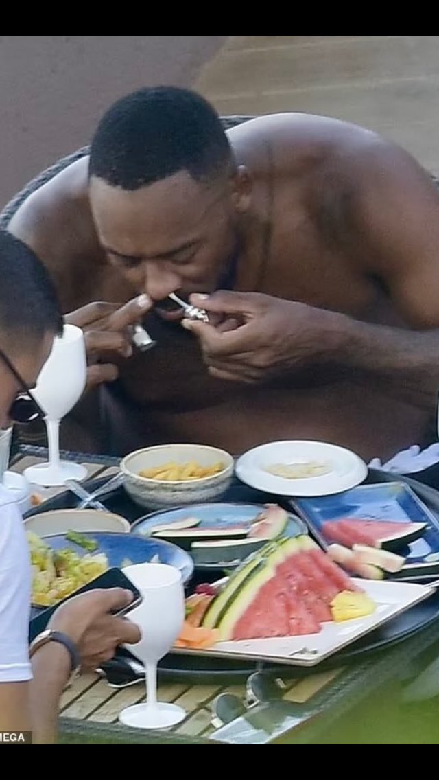 HearMeOutTv1's tweet photo. Marcus Jordan snorting all that money y'all spent on Jays.... #MarcusJordan  #Nike  #airjordan #Jumpman https://t.co/EzrvCC2IHw