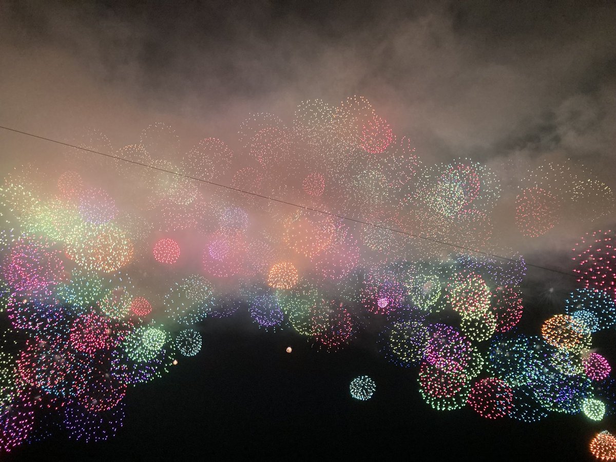 ベストショット花火4選。
※この画像達はスマホで一枚ずつ撮りました。