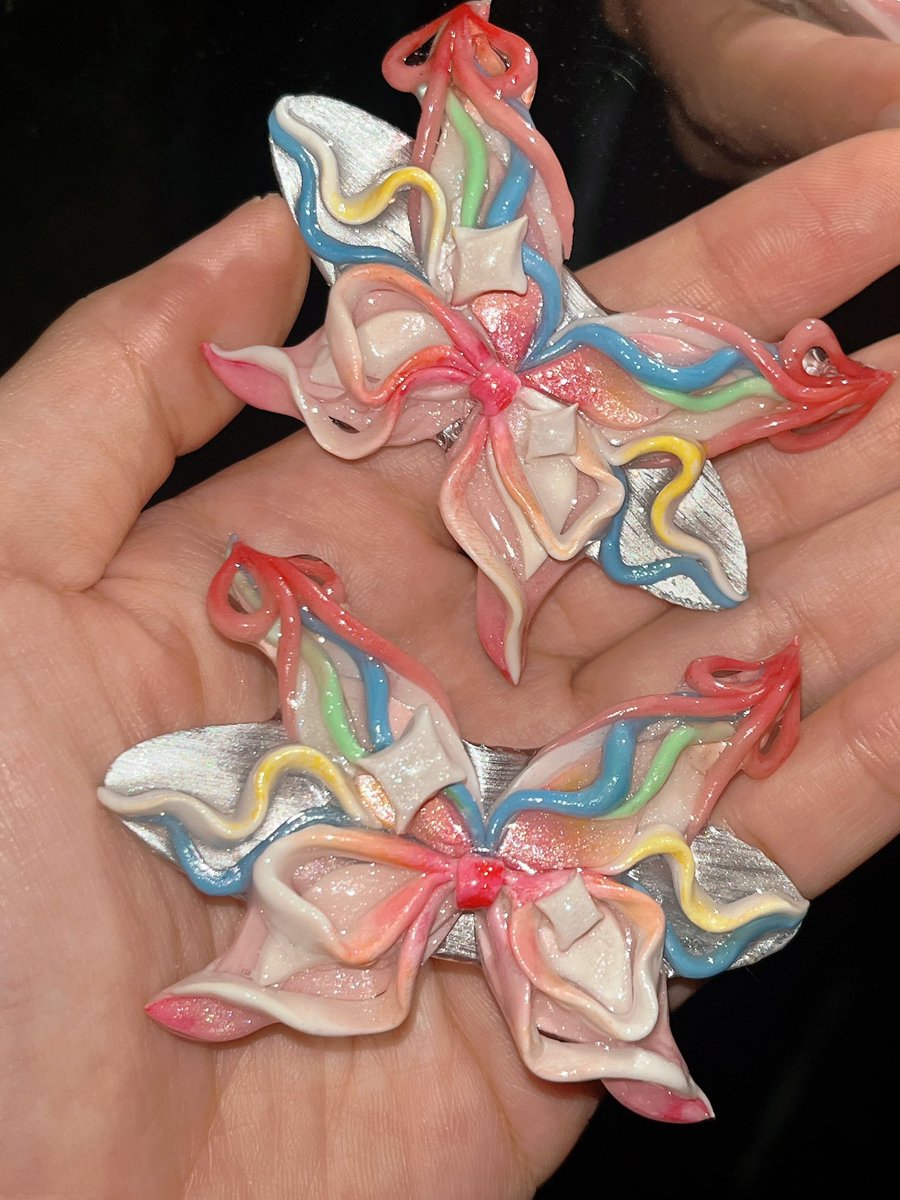 CrazyNetizenzMY's tweet photo. Butterfly Finds the Way Hairclip Pair ʚɞ⋅˚₊‧ ୨୧ ‧₊˚🤍🤍 https://t.co/R2ndOjSLXP