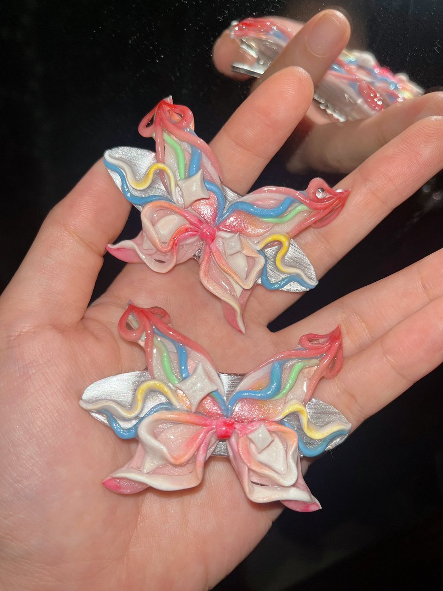 CrazyNetizenzMY's tweet photo. Butterfly Finds the Way Hairclip Pair ʚɞ⋅˚₊‧ ୨୧ ‧₊˚🤍🤍 https://t.co/R2ndOjSLXP