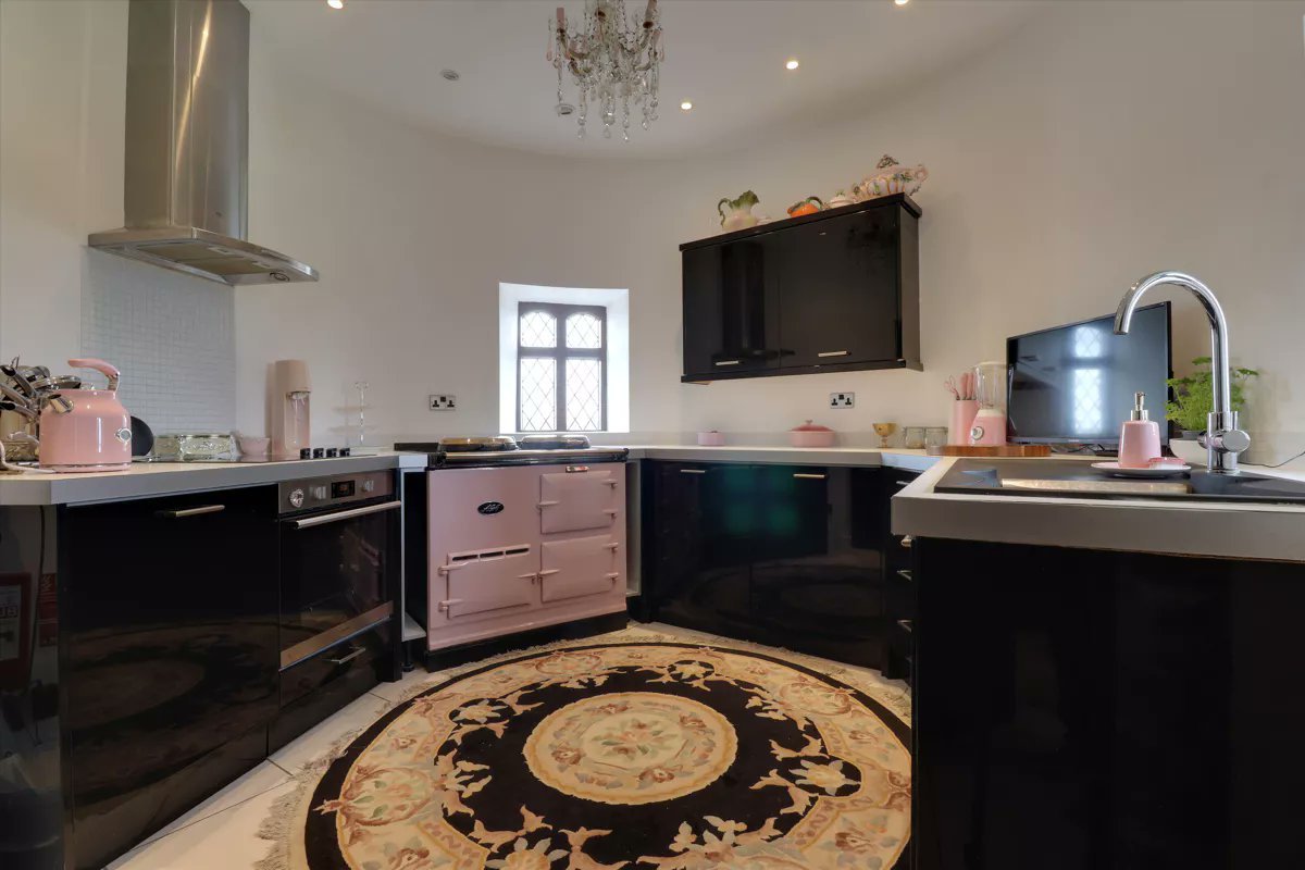 As Seen On Jitty 🕵🏻‍♀️ tweet media