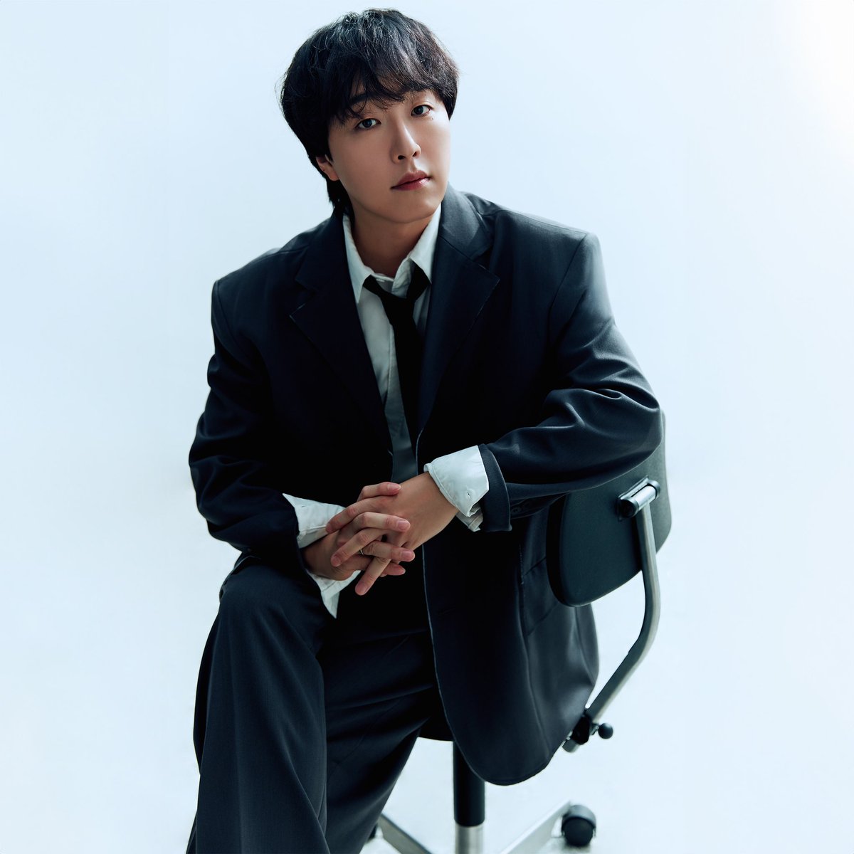 소란(𝐒𝐎𝐑𝐀𝐍) 𝐍𝐄𝐖 𝐏𝐑𝐎𝐅𝐈𝐋𝐄

𝗣𝗲𝗿𝘀𝗼𝗻𝗮𝗹 𝗣𝗵𝗼𝘁𝗼

𝐆𝐮𝐢𝐭𝐚𝐫.
이태욱

#소란 #SORAN
#고영배 #서면호 #이태욱