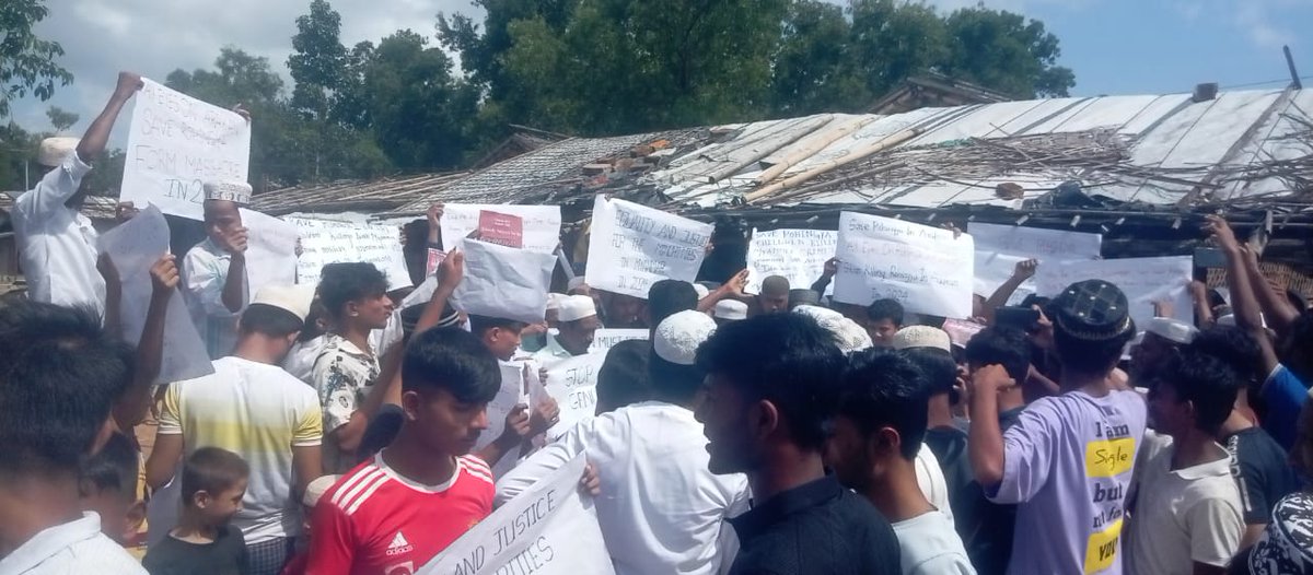 MdRaihan4538's tweet photo. #BreakingFromBDRefugeeCamp

Stop Killing #Rohingya in #Arakan 
We want Justice from the #GlobalCommunity for our right.
We recognize that Myanmar Government couldn't reduce Genociding Rohingya so that 
We want Justice for our right 
#WeWantJustice
#JusticeIsneeded
#SaveRohingya https://t.co/412e1kkkDS