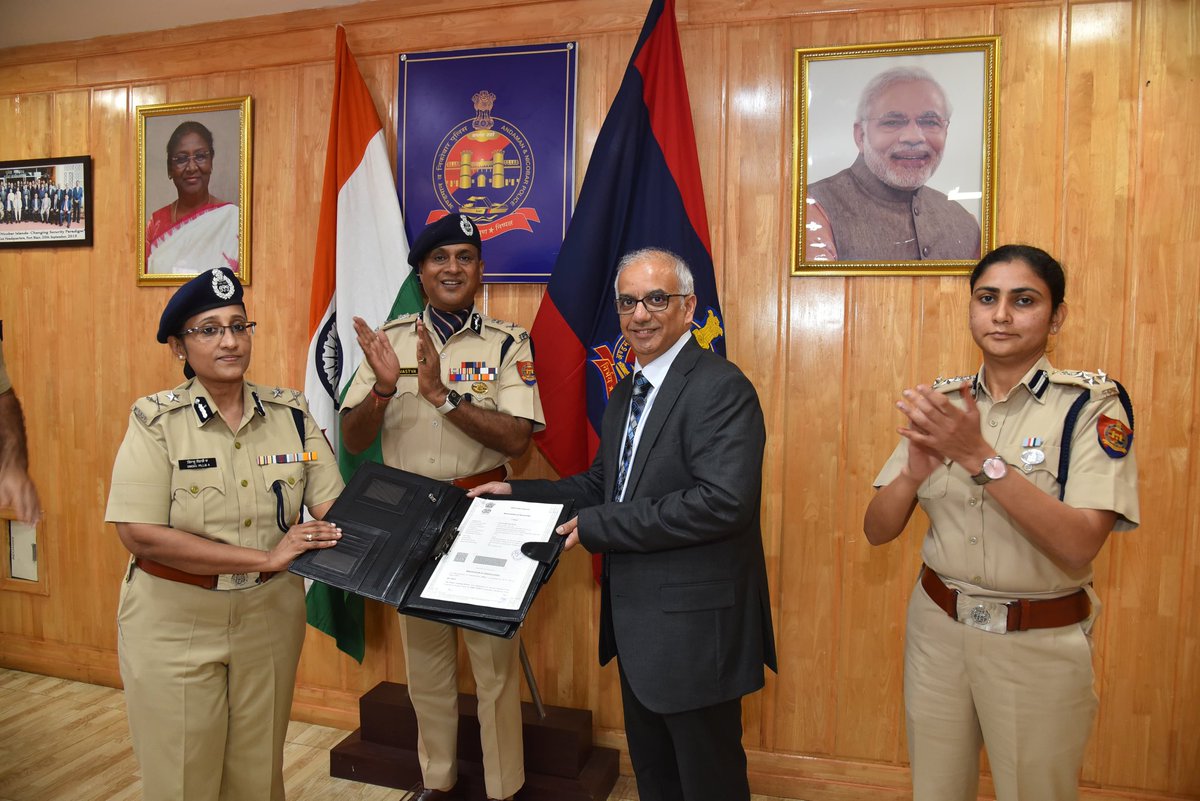 AndamanPolice's tweet photo. Milestone Achievement !

In a landmark move, the Andaman & Nicobar Police, led by Shri Devesh Chandra Srivastva, IPS, Director General of Police, A & N Islands, has signed a historic MoU with the National Law School of India University (@NLSIUofficial), Bengaluru. This collaboration, signed on 09/08/2024, marks a significant step towards enhancing the capacity and capabilities of our Investigating Officers.

The MoU aligns with the recommendations of the DGsP/IGsP Conference and directives from the Govt. of India. It is aimed at equipping our officers with advanced training on the new criminal laws: Bharatiya Nyaya Sanhita – 2023, Bharatiya Nagarik Surkasha Sanhita – 2023, and Bharatiya Sakshya Adhiniyam – 2023. This partnership reflects the administration’s commitment to upholding the rule of law and ensuring justice is delivered effectively across the islands.

#AndamanNicobarPolice #NLSIU #CapacityBuilding #NewCriminalLaws

एक ऐतिहासिक कदम के तहत, अंडमान और निकोबार पुलिस, श्री देवेश चंद्र श्रीवास्तव, आईपीएस, पुलिस महानिदेशक, अंडमान और निकोबार द्वीप समूह के नेतृत्व में, नेशनल लॉ स्कूल ऑफ इंडिया यूनिवर्सिटी (@NLSIUofficial), बेंगलुरु के साथ एक ऐतिहासिक समझौता ज्ञापन (MoU) पर हस्ताक्षर किया है। 09/08/2024 को हस्ताक्षरित यह समझौता हमारे अन्वेषण अधिकारियों की क्षमता और योग्यता को बढ़ाने की दिशा में एक महत्वपूर्ण कदम है।

यह MoU DGsP/IGsP सम्मेलन की सिफारिशों और भारत सरकार के निर्देशों के साथ मेल खाता है। इसका उद्देश्य हमारे अधिकारियों को नए आपराधिक कानूनों: भारतीय न्याय संहिता – 2023, भारतीय नागरिक सुरक्षा संहिता – 2023, और भारतीय साक्ष्य अधिनियम – 2023 पर उन्नत प्रशिक्षण प्रदान करना है। यह साझेदारी प्रशासन की कानून के शासन को बनाए रखने और द्वीपों में न्याय को प्रभावी ढंग से सुनिश्चित करने की प्रतिबद्धता को दर्शाती है।

#अंडमाननिकोबारपुलिस #एनएलएसआईयू #क्षमतानिर्माण #नएआपराधिककानून