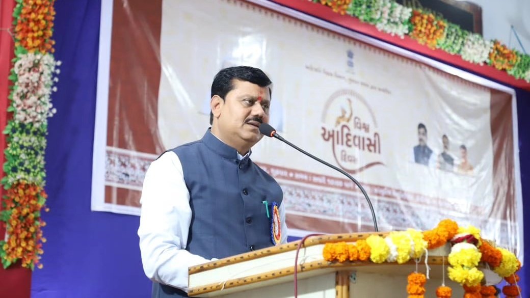 JagdishMakwana_'s tweet image. આદિવાસી સમાજની પ્રાચીન સંસ્કૃતિ અને સ્વાધીનતા સંગ્રામમાં આદિવાસી સમાજનું યોગદાન અમૂલ્ય છે.

ઉમરગામ વિધાનસભાના ઘોડીપાડા ખાતે વિશ્વ આદિવાસી દિવસની ઉજવણીમાં સહભાગી થઈ, સો આદિવાસી બંધુઓને શુભેચ્છાઓ પાઠવી.

આદરણીય પ્રધાનમંત્રી શ્રી @narendramodi સાહેબના માર્ગદર્શનમાં આદિવાસી બાળકો…