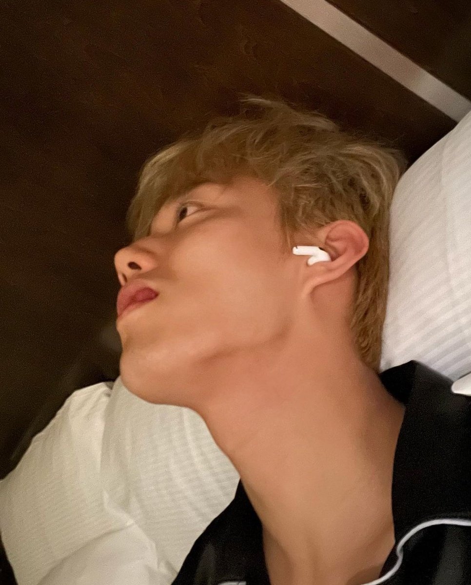 i_ntaak's tweet photo. 𝗐𝖾𝗅𝗅, 𝖾𝗑𝖼𝗎𝗌𝖾 𝗆𝖾 𝖿𝗈𝗋 𝖿𝗅𝖾𝗑𝗂𝗇𝗀 𝗍𝗁𝖾𝗌𝖾 *𝗉𝖾𝗋𝖿𝖾𝖼𝗍* 𝗃𝖺𝗐𝗅𝗂𝗇𝖾 https://t.co/E3c6HdGmRf