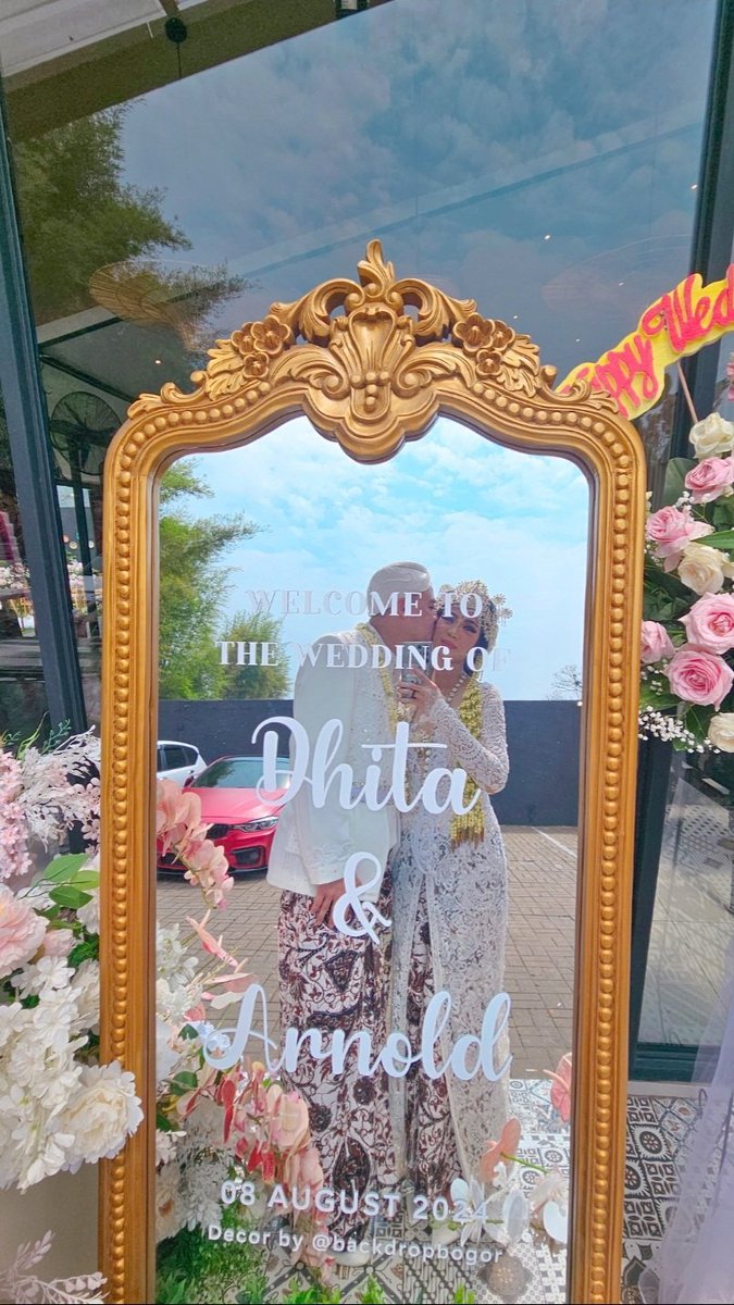 dhita_pedhe's tweet image. Alasan ga bisa nonton dan ikutan ke konser/fancon/fansign solo member2 EXO 🥹

Sibuk ngurusin nikahan 🙏😂
Mau curhat ke Chen lagi iihhh~