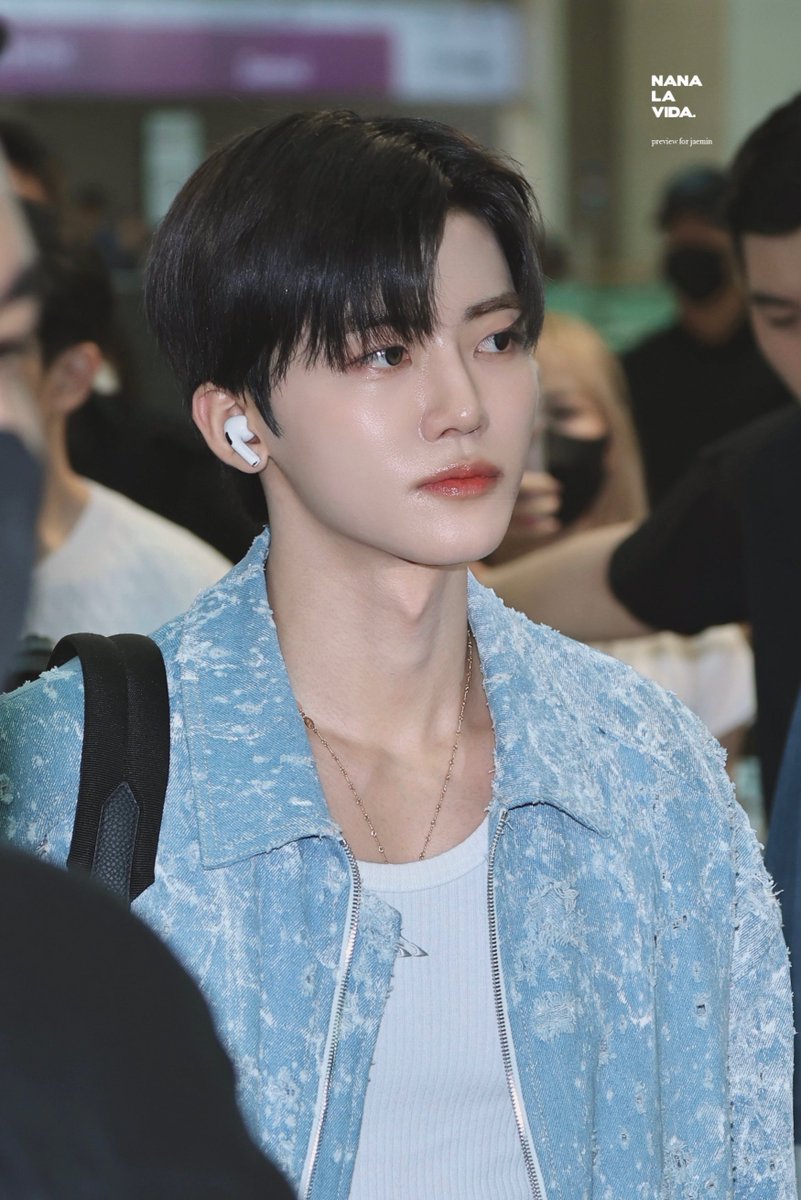 NANA_lavida's tweet photo. 240809 ICN PRE 🖤🩵

#재민
#JAEMIN
#NCTDREAM https://t.co/ul3kBO1rgP
