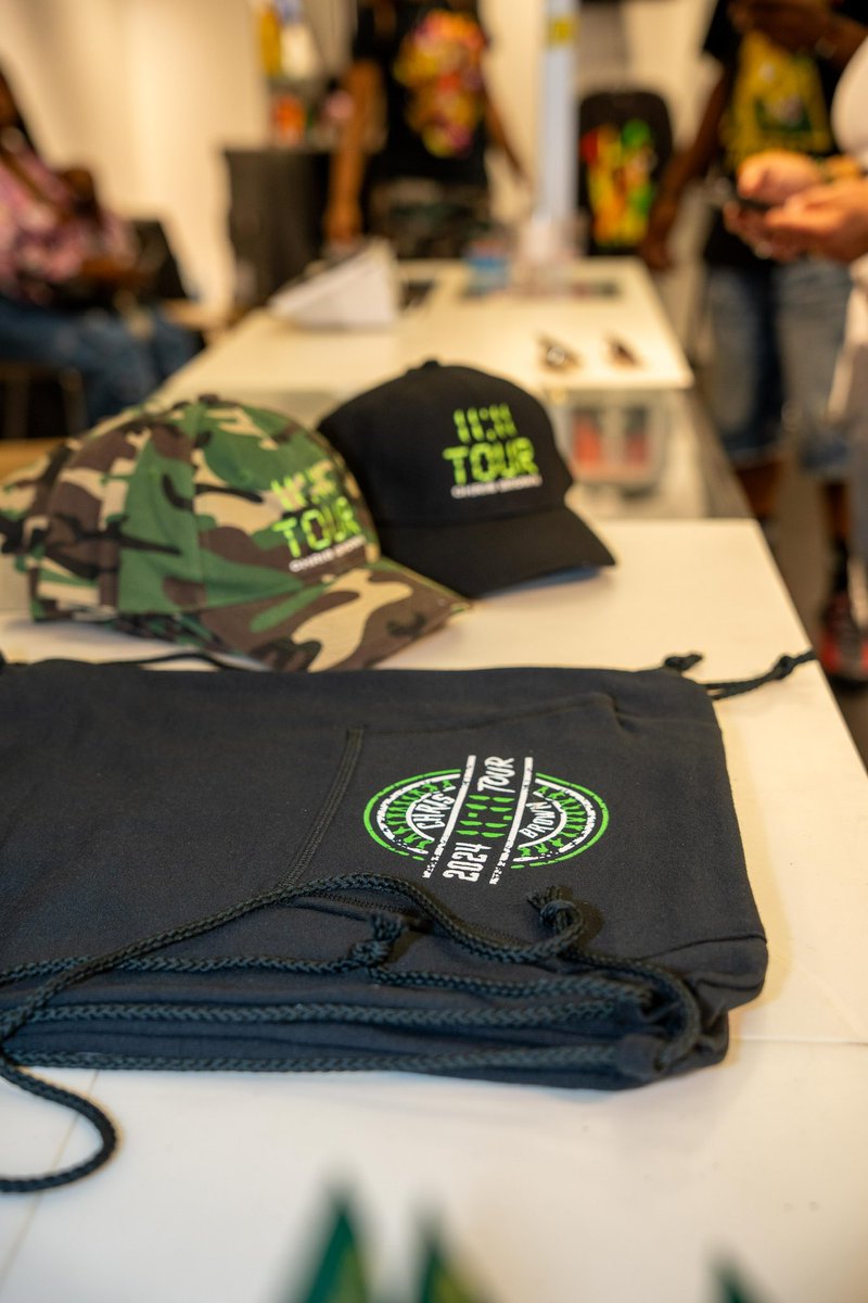 CapCityKreation's tweet photo. #ChrisBrown tour arena merchandise!

Come get yours! 

13000 Folsom Blvd, Folsom California 95630 https://t.co/abhLsl3nVH