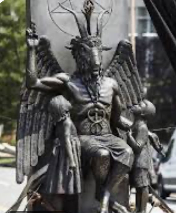 Resistance_SM's tweet image. Une guerre #spirituelle mondiale le renversement des valeurs E.Macron ses collabos et ses complices médiatiques et #politiques ont vendus leur âmes au #diable une secte #démoniaque  Baphomet est le nom donné par certains occultistes du xixe siècle les #enfants visés 🎥@V52604779