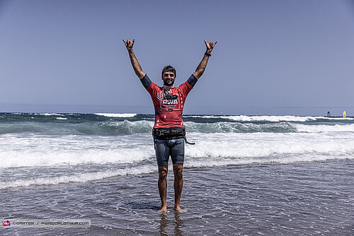 we_windsurf's tweet photo. Tenerife PWA World Cup https://t.co/PL6GfoJr66 https://t.co/aoUJQC2qVE