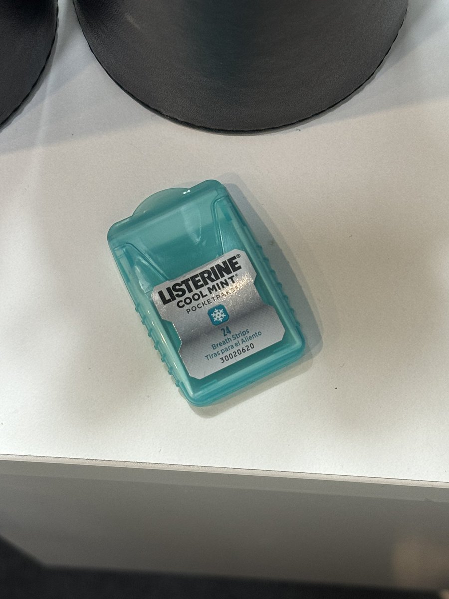 감자가 추천해줘서 삿는데
요즘 출장 필수템

입냄새가 바로 잡힘
개 작아서 자리차지x
입 건조x