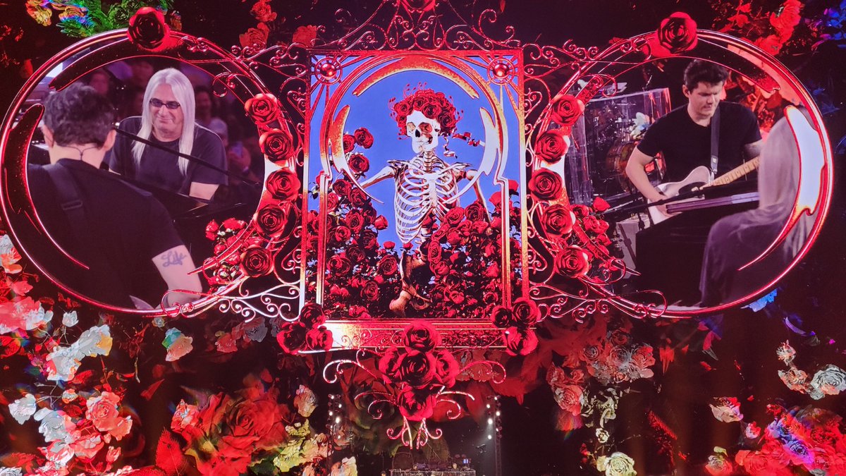 Terrapin_Nation's tweet photo. Dead &amp; Company
8/8 Set 2
Sphere, Las Vegas

Passenger*
St. Stephen
Uncle John's Band>
Drums>Space>
Black Peter
Going Down the Road Feeling Bad
Throwing Stones
E: Casey Jones

*1st time played since 2018

#CouchTour #DeadForever https://t.co/fAkUTo05cE