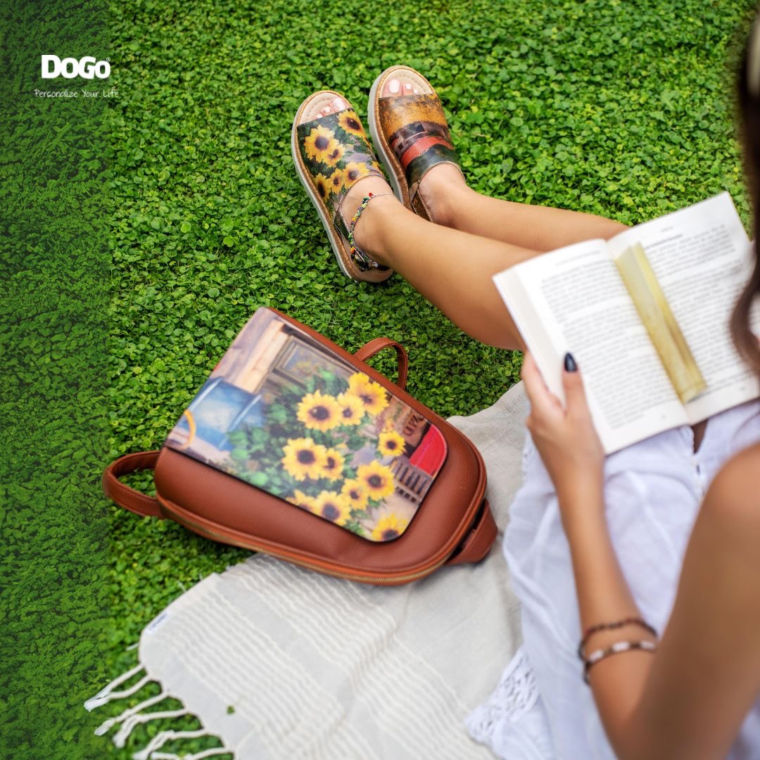 dogostore's tweet photo. On this Book Lovers Day, let your words and thoughts come to life in DOGO designs!📚✨

Bu Kitapseverler Günü’nde kelimelerin ve düşüncelerin DOGO tasarımlarında hayat bulsun!📚✨

➡https://t.co/ahr4TdqSyv

#bookloversday #booklovers #SummerVibes #vegan #veganbags 
#Sandals https://t.co/fUsAtA1NTd