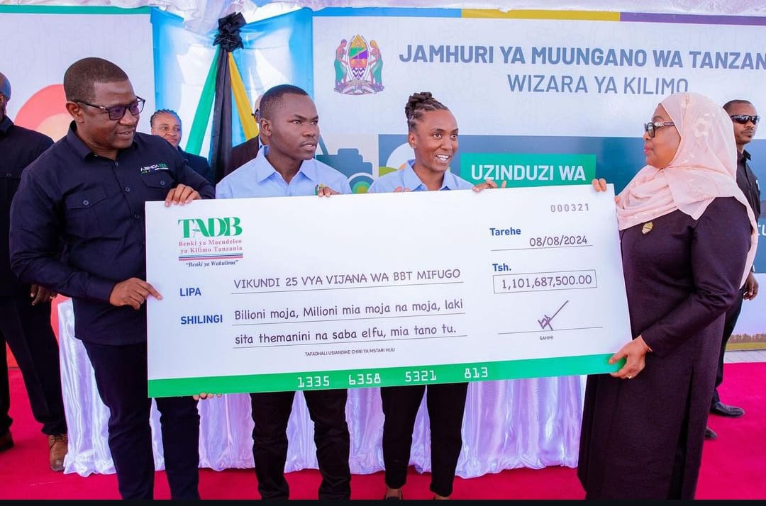 Rais wa Jamhuri ya Muungano wa Tanzania Mhe. Dkt. Samia Suluhu Hassan amekabidhi Shilingi Bilioni 1.1 kwa vikundi 25 vya programu ya “Jenga Kesho Iliyo Bora” (BBT) ili viweze kufuga kwa tija.