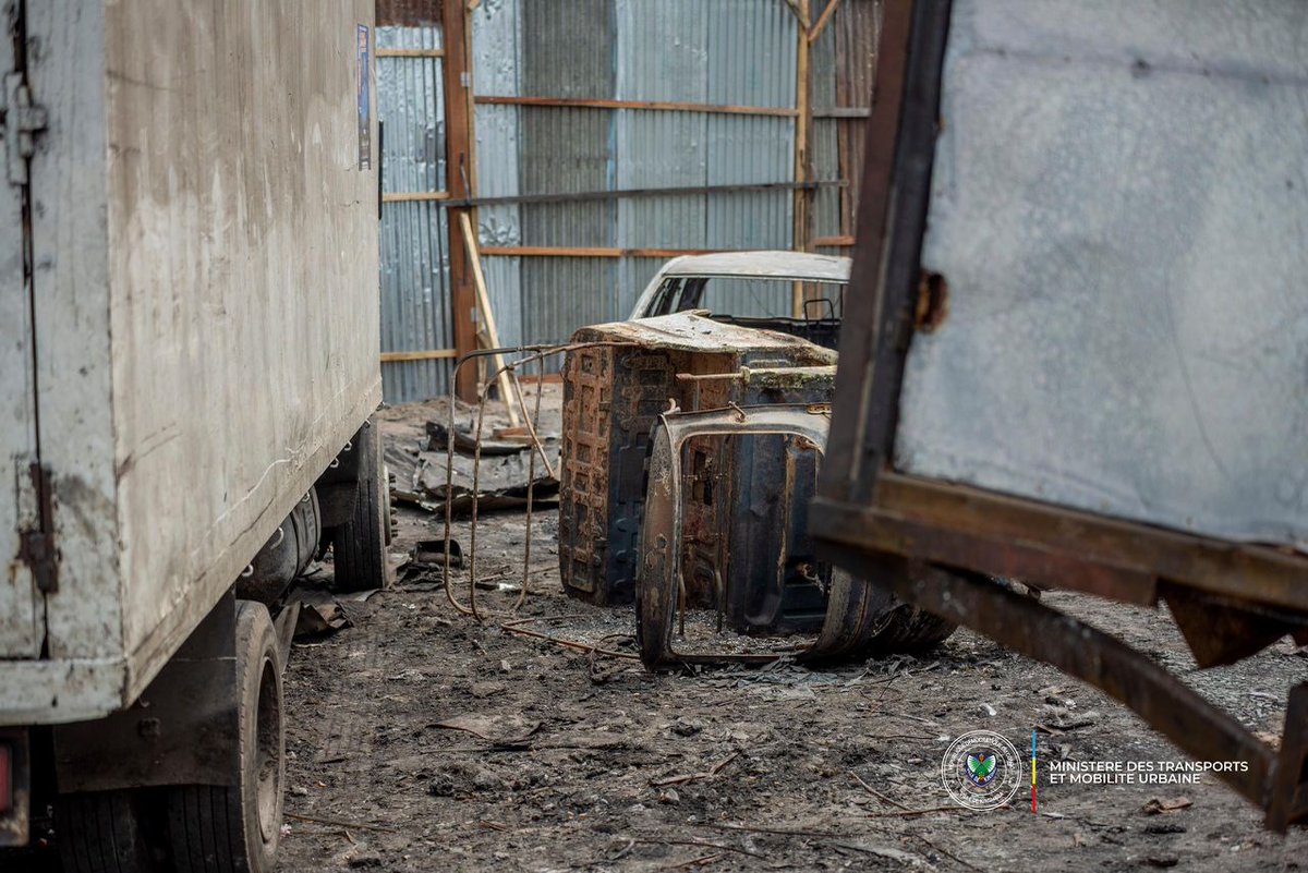 ShekaStella's tweet photo. 1/4
48h après sa prise des fonctions, Son Excellence Bob AMISSO YOKA LUMBILA, Ministre des Transports et Mobilité Urbaines de la Ville de Kinshasa a effectué une visite de travail au sein de la Division Urbaine des Transports, conformément à l'idéal de Son ... https://t.co/diYaqjB4yZ