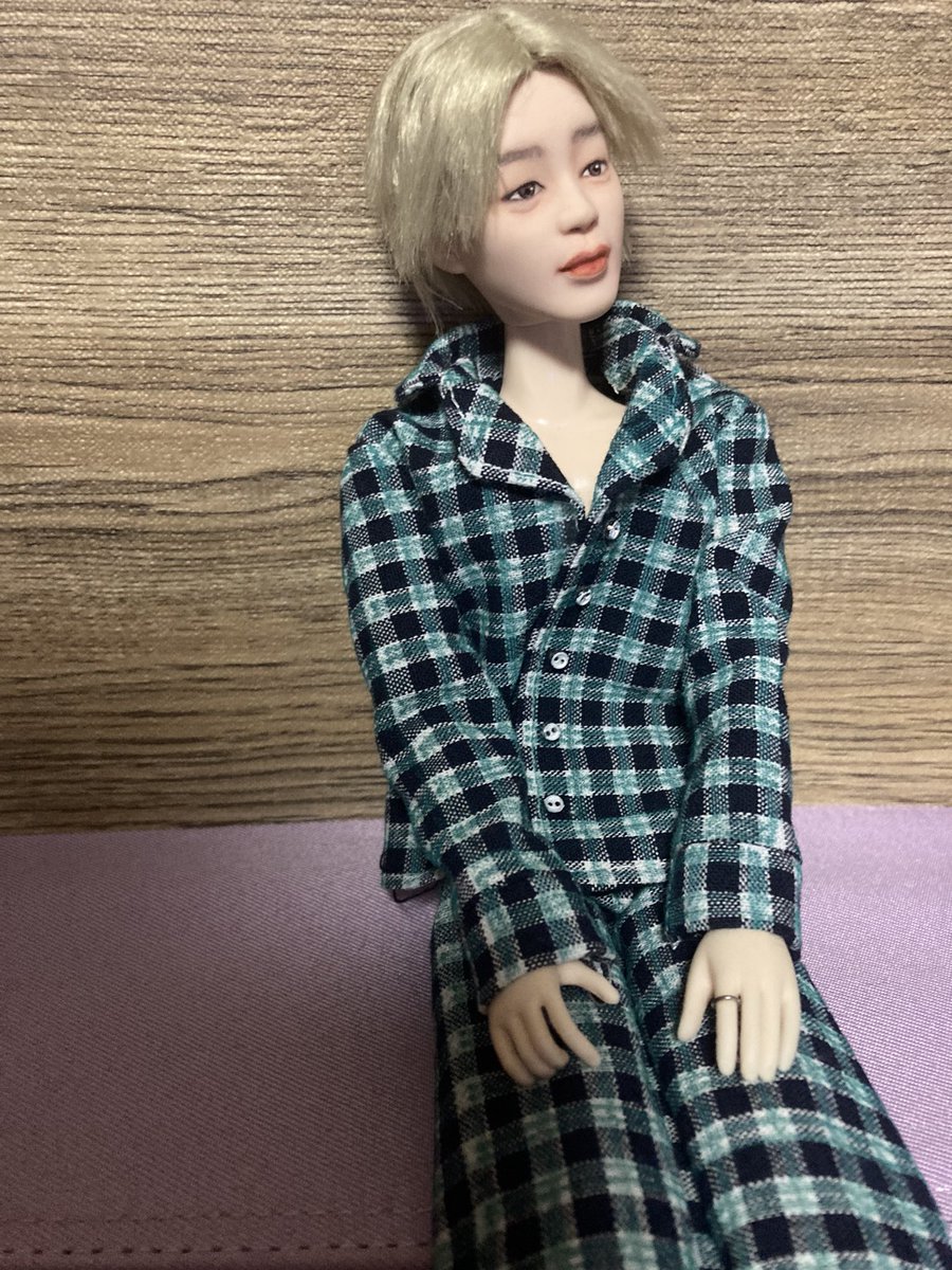 chiemin924's tweet image. うちのジミンさんに
黒髪やっとリベンジ✨️
金髪とどちらが似合うかなぁ？

#マテルドールbts
#jimin
#지민