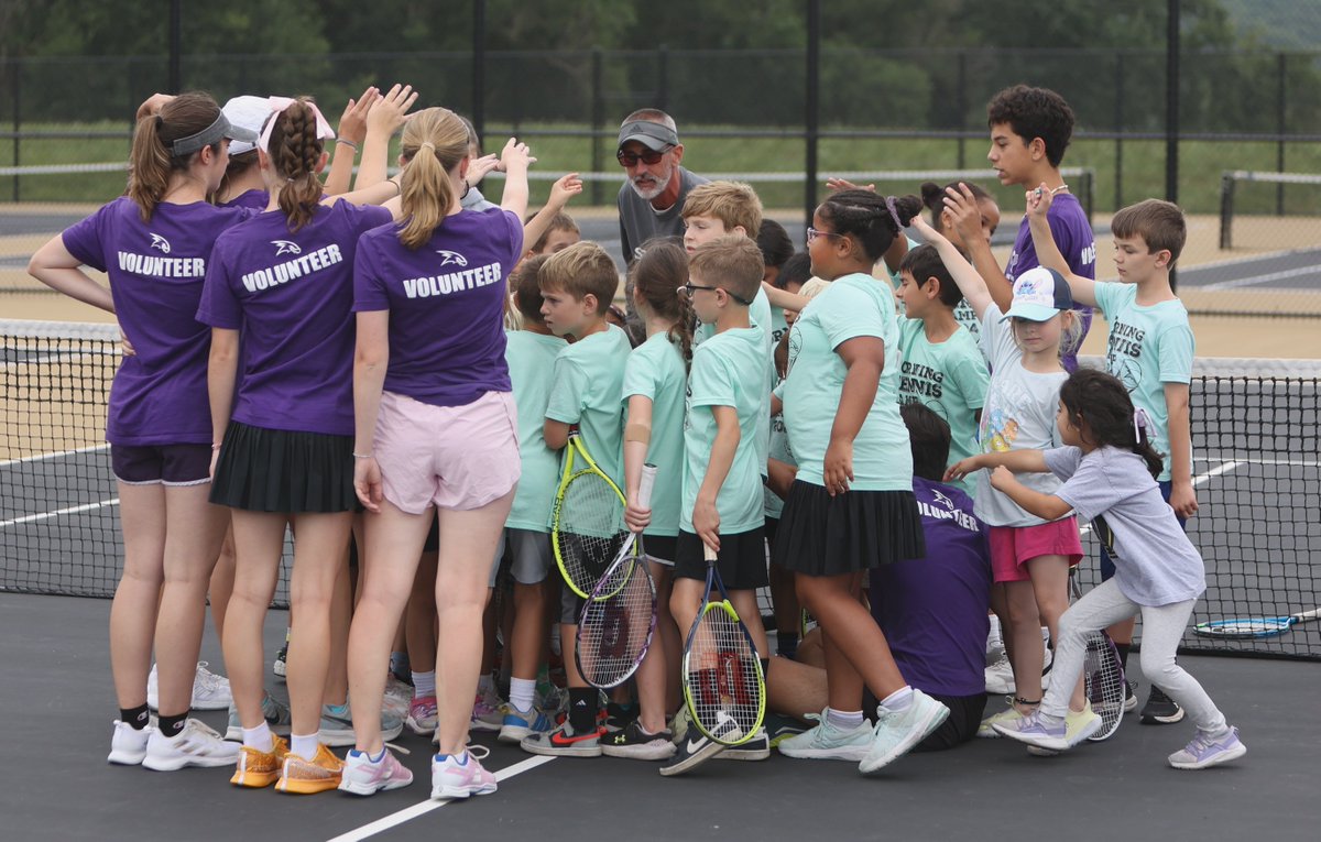 TierReport's tweet photo. CORNING DRAWS AROUND 80 KIDS FOR ANNUAL TENNIS CAMP (24 PHOTOS). . . @CorningHawks 

https://t.co/l32h9XzuaL

Photo gallery from camp: https://t.co/g8UMErSxFb https://t.co/oBieES1Hsl