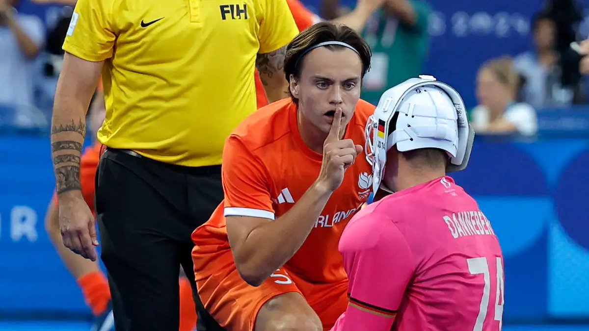 Liebe deutsche Nachbarn! 🇩🇪

Wir, vernünftige #Holländer, schämen uns stellvertretend für die Unverschämtheiten des Spielers #Telgenkamp von gestern Abend beim #hockey 🙏
Unsportlich, kindisch und nicht im Geist des olympischen Gedanken!

Kurz und gut: Telgenkamp: A-loch 😵‍💫👎👎👎