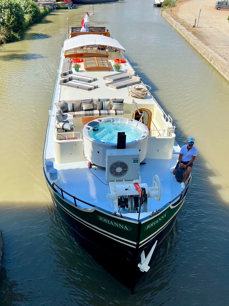 French-Waterways tweet media