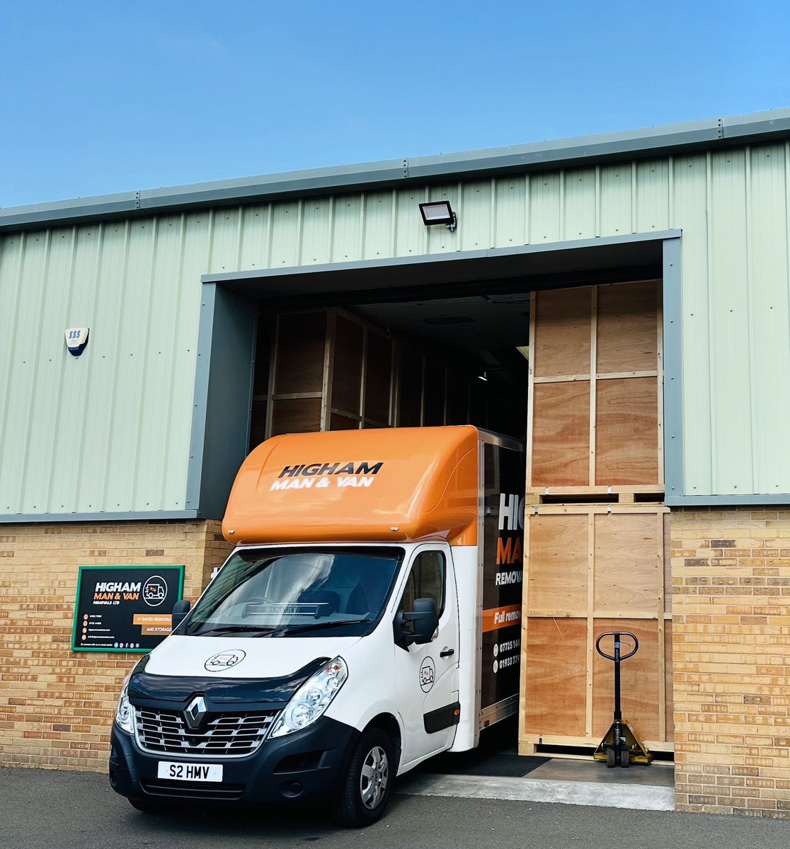 Highammanandvan's tweet photo. Storage moves at HQ 📍🚚📦
5️⃣⭐️ Rated Removals & Storage in Northamptonshire
#highammanandvanremovals #highamferrers #removals #storage #movinghome #movingyou #trustustomoveyou #familybusiness https://t.co/G9AZuJucZx