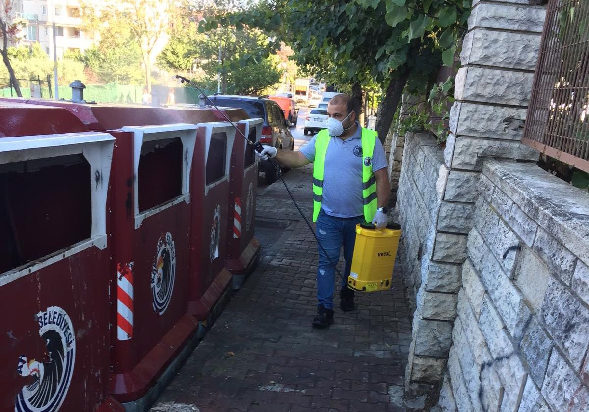 “Pırıl Pırıl Kartal” programı dahilinde Yakacık Yeni Mahallesi’ndeydik. 👷‍♂️

Komşularımıza hızlı ve yerinde çözümler sunabilmek amacıyla her mahallede çalışmalarımızı sürdürüyoruz. 🤝