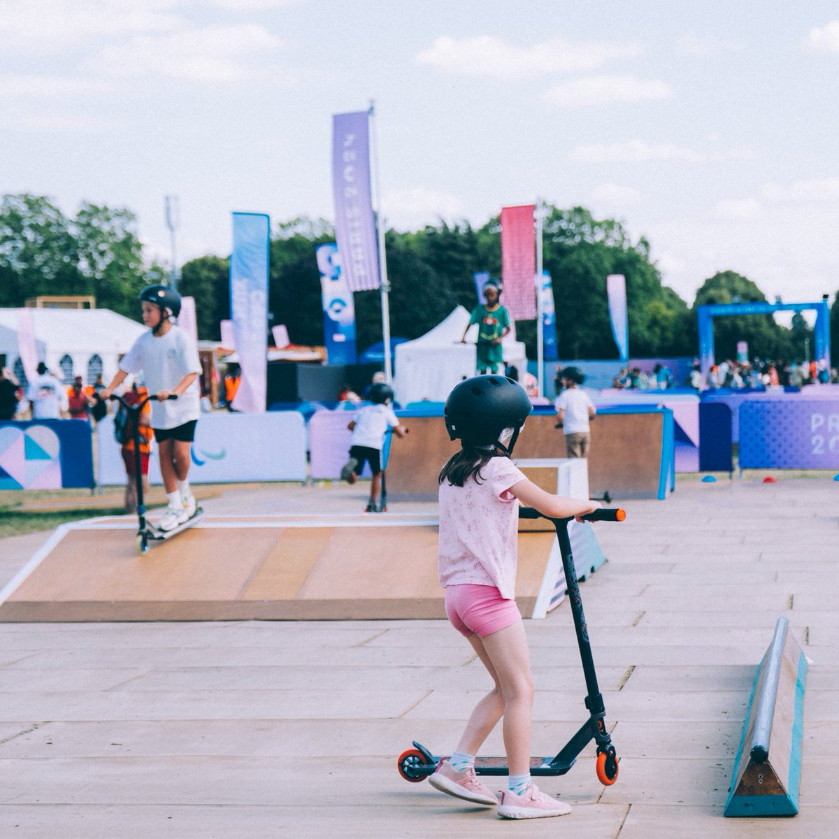 TonyEstanguet's tweet photo. La plus grande fan zone de #Paris2024 est à La Courneuve ! 🙏@seinesaintdenis et 👏pour ce Club 2024, au Parc Georges-Valbon, parfait pour suivre les Jeux et pratiquer des sports.
RDV jusqu'au 11 août pour les JO et du 6 au 8 septembre pour les Jeux Para : https://t.co/HT5rTuyqwA https://t.co/Tut7Aj67QD