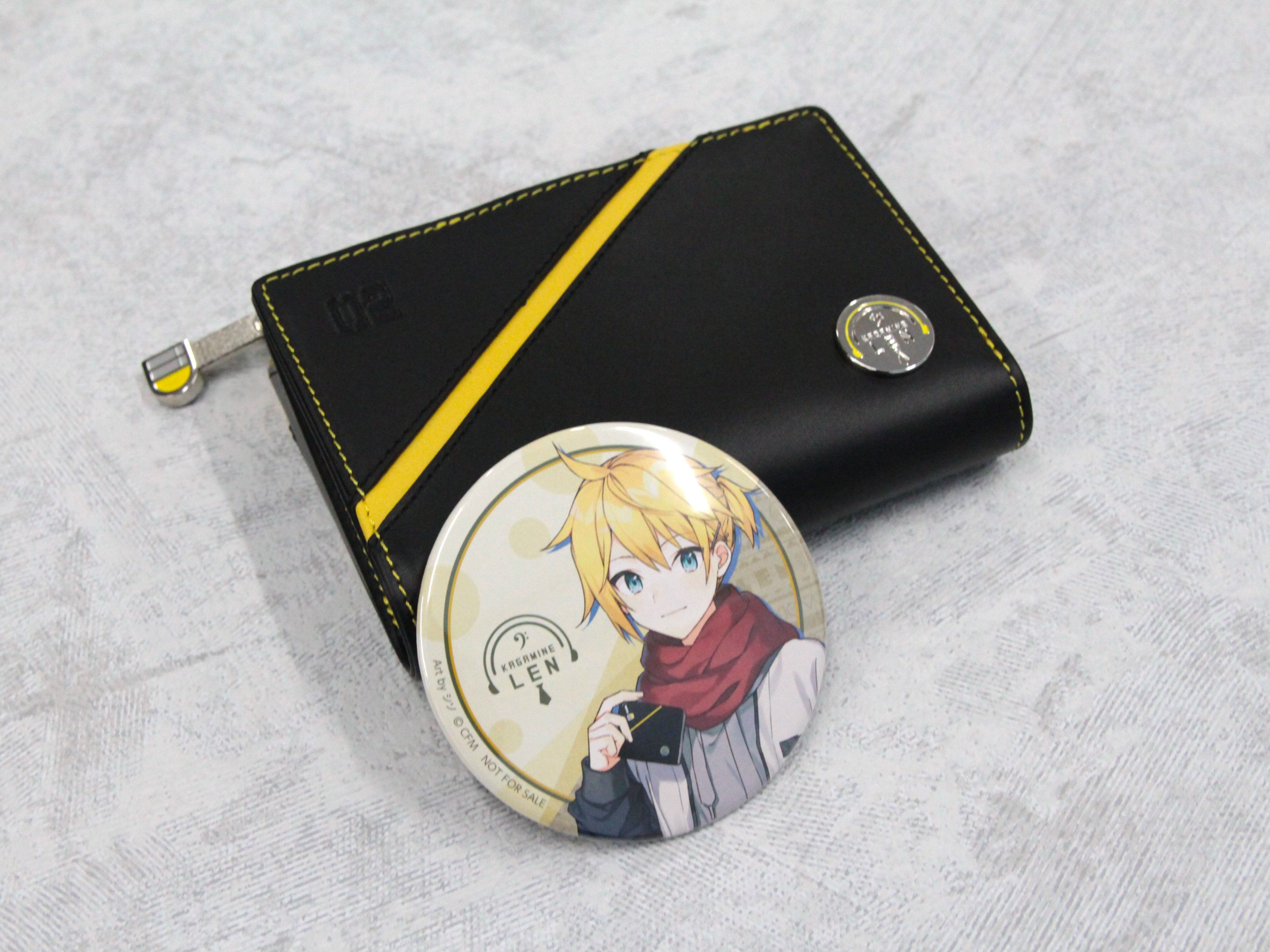 鏡音レン 本革二つ折り財布 リバイバルver. アパレル】ココラボの新