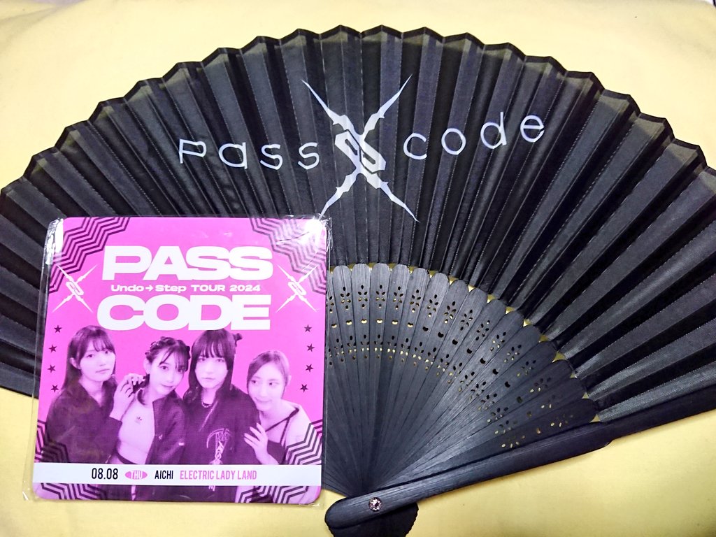 thomas815_pasco's tweet photo. 8/8(木) PassCode 
@ Electric Lady Land  (名古屋)
今回はプチ遠征
E.L.Lは観やすいので視界は良好で
後方やったけど満足
#PassCode https://t.co/xXGjgnkY4z
