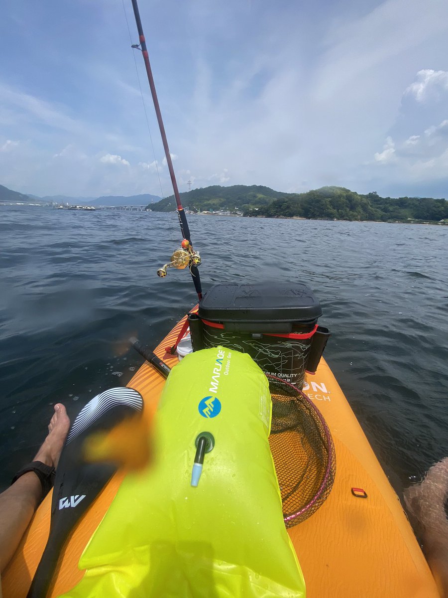 久しぶりに引っ張り出したサップ。
タコロッドでテキトーにタイラバ、ジギング、キャスティング。

まぁ釣れんけど。