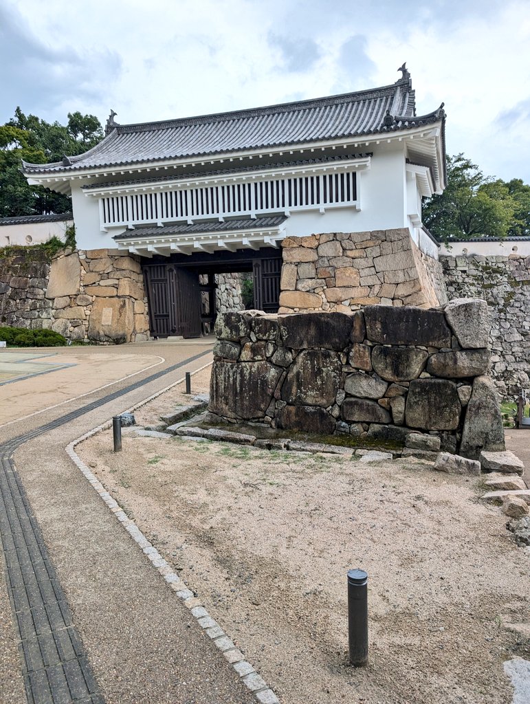Hi_To_De_135's tweet photo. 岡山城🏯 https://t.co/60yJp0YJGn