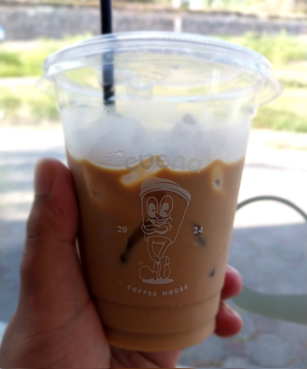 WatiJalanJajan's tweet photo. Aku dan alasanku tersenyum #3

-Cuena Coffee 🤤 https://t.co/wKOnOD45JM