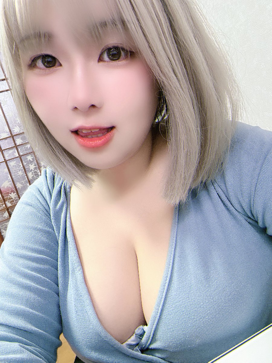聽說明天情人節 情人節快樂😂 https://t.co/mW0ywHIv3b