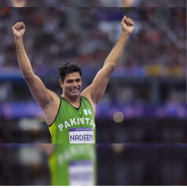 Congratulations 🎉🎉🎉 to <a href="/ArshadOlympian1/">Arshad Nadeem</a>

His javelin sail past the "OR" boxes in the infield – this is a new Olympic record at 92.97m, a new Olympic record taking down the old mark from Beijing 2008!

That won't be easy to beat.
<a href="/Olympics/">The Olympic Games</a> <a href="/ulfateh/">🌺 Naeem ul Fateh 🌺</a>