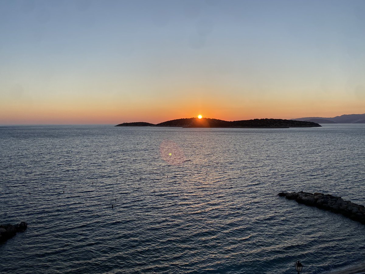 Hawkessteve's tweet photo. Up early to see the sun rise. https://t.co/RKt8dqhzDy