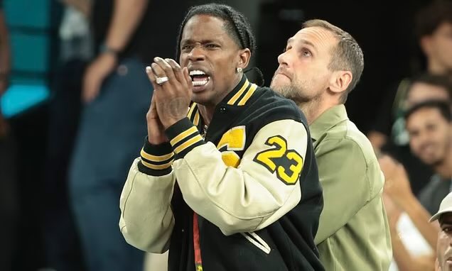 FearedBuck's tweet image. Travis Scott has just been arrested after he got in a fight with his bodyguard in Paris.

According to police, the rapper was intoxicated at the time of the confrontation. This just happened at 5am in Paris.