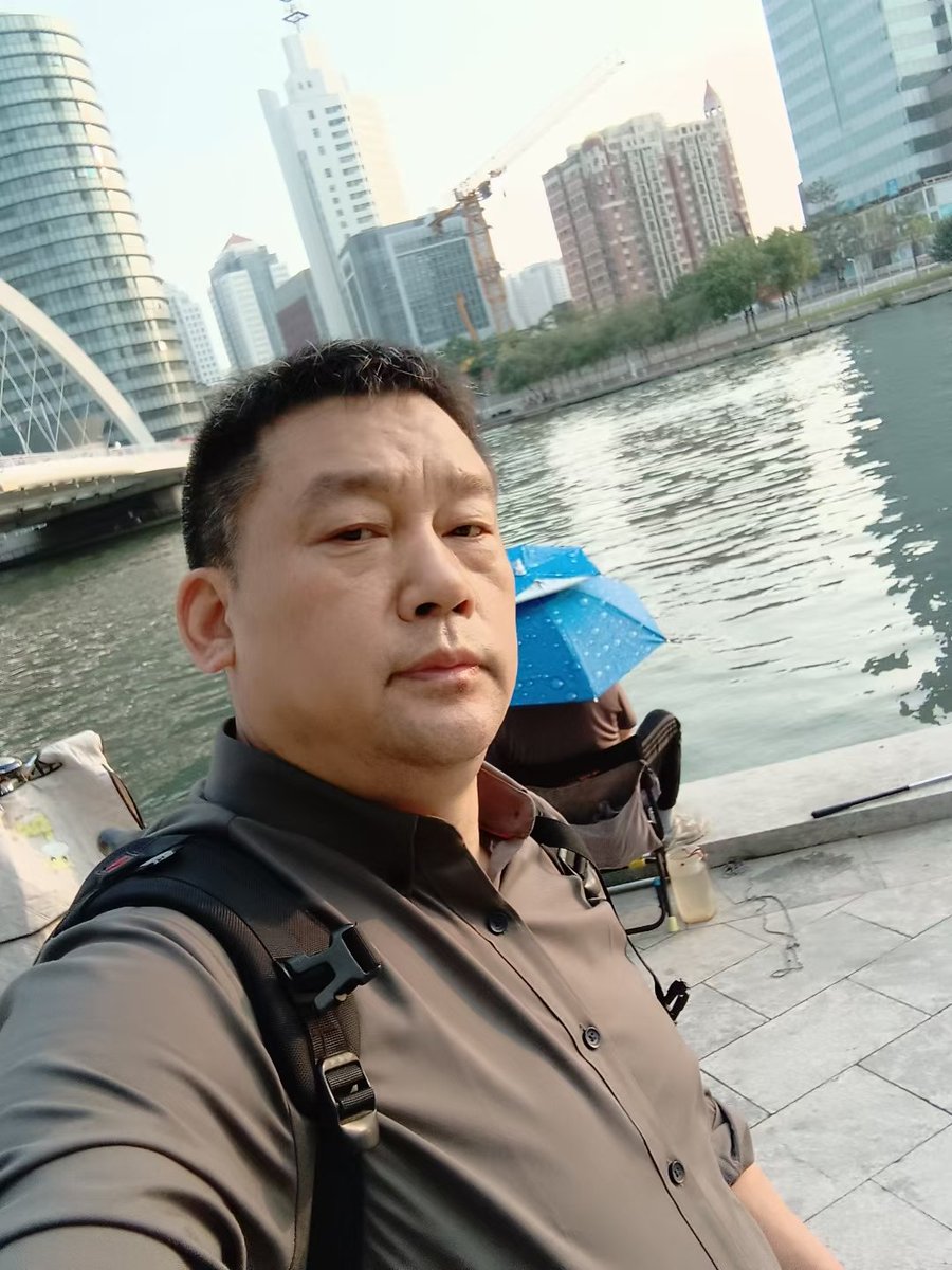 红颜中老 tweet media