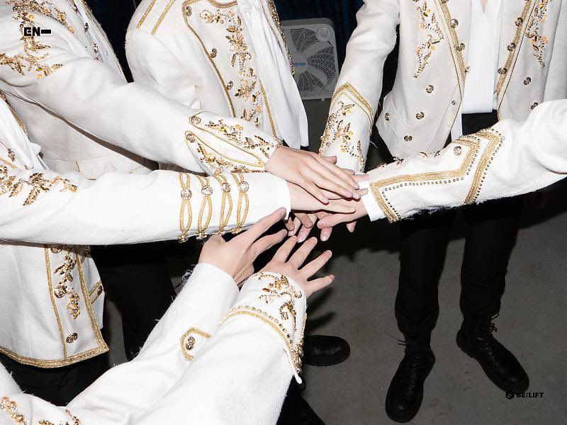 ENHYPENVT's tweet photo. [ATTENTION] 
 
Currently, there are no main voting events for award shows, but let's stay focused and productive! While we wait, let's keep streaming ROMANCE: UNTOLD on all music platforms. Remember, streams count towards award show criteria too.

@ENHYPEN @ENHYPEN_members https://t.co/LbBcnwB52C